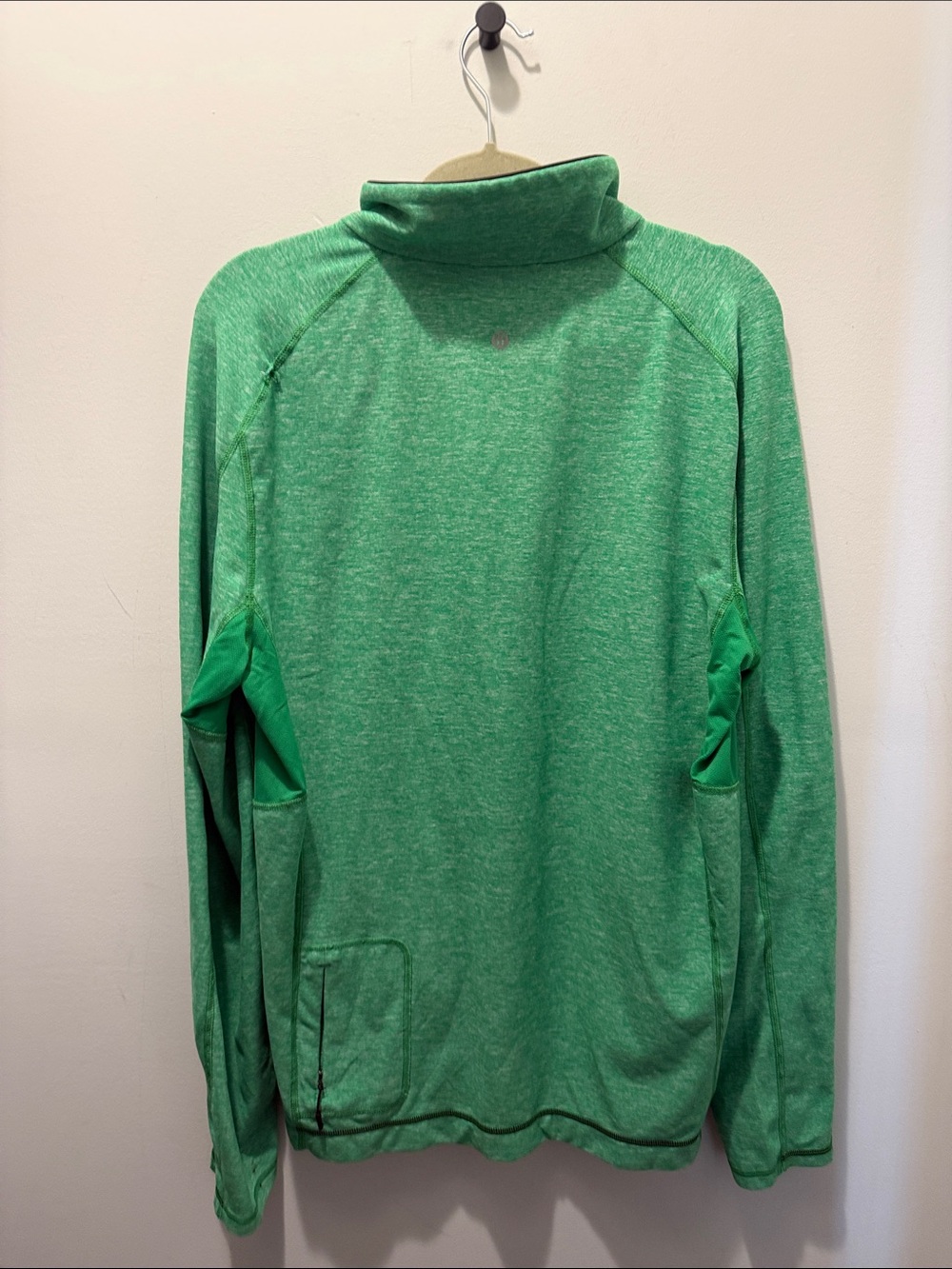 Lululemon men’s long sleeve in green - Picture 5 of 9